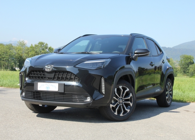 Toyota Yaris Cross 1.5 Hybrid 130cv e-CVT Black & White